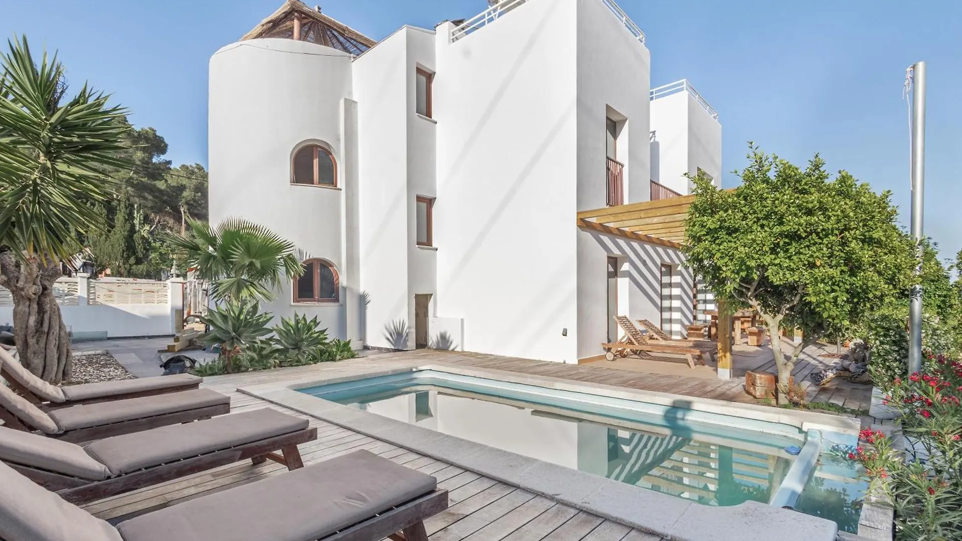 Villa Retreats Санта-Эулалия-дель-Рио 0*,